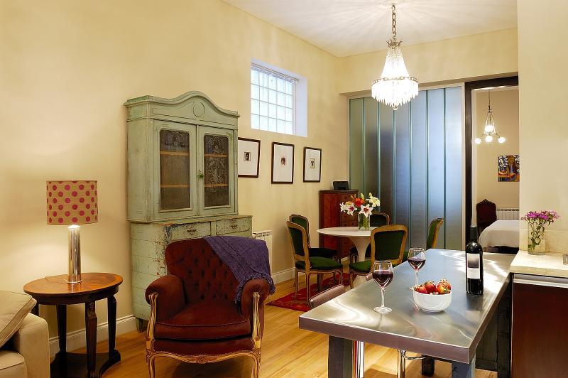 Poetry Building Recoleta Apartment บัวโนสไอเรส ภายนอก รูปภาพ